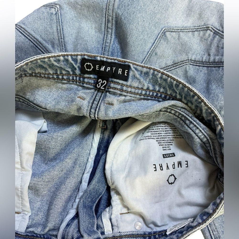 Empyre Light Wash Straight Leg Jeans Size 32 Distressed - Picture 3 of 5